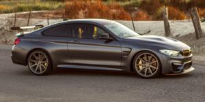 BMW M4 with Verde Form VFF02